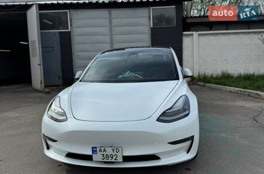 Седан Tesla Model 3 2021 в Киеве