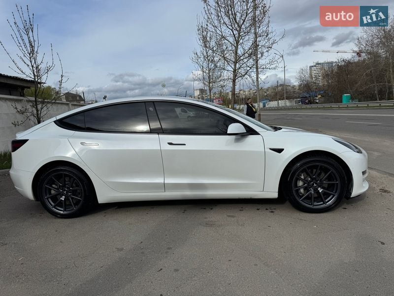 Tesla Model 3 2021