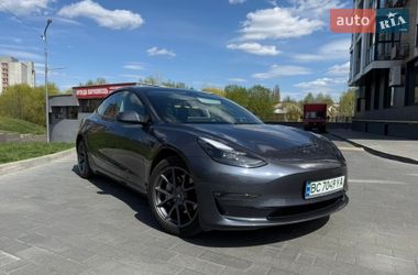 Седан Tesla Model 3 2022 в Луцке