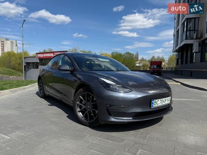 Tesla Model 3 2022