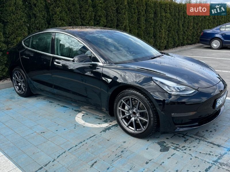 Седан Tesla Model 3 2019 в Луцьку