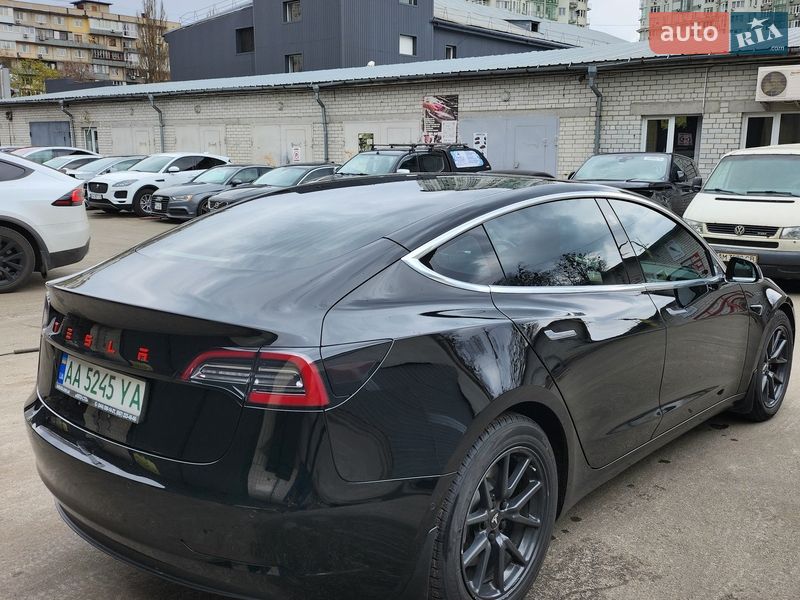 Седан Tesla Model 3 2018 в Киеве