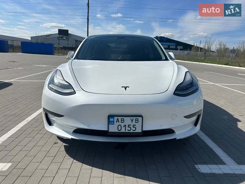 Седан Tesla Model 3 2019 в Вінниці