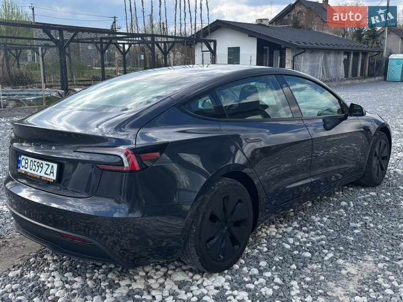 Седан Tesla Model 3 2024 в Львове