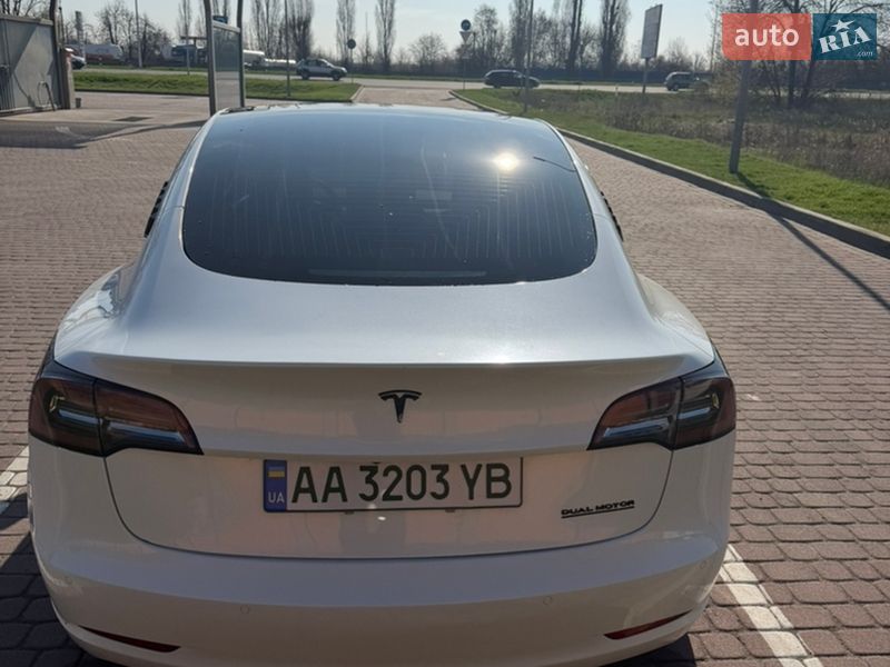 Седан Tesla Model 3 2020 в Днепре