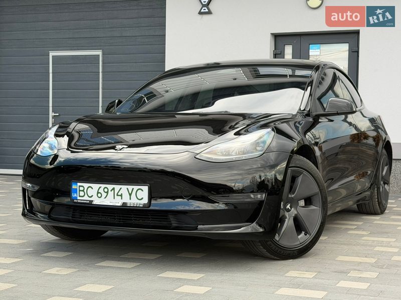 Седан Tesla Model 3 2023 в Дрогобыче