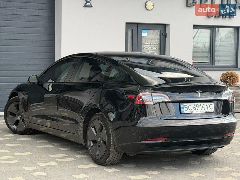 Седан Tesla Model 3 2023 в Дрогобыче