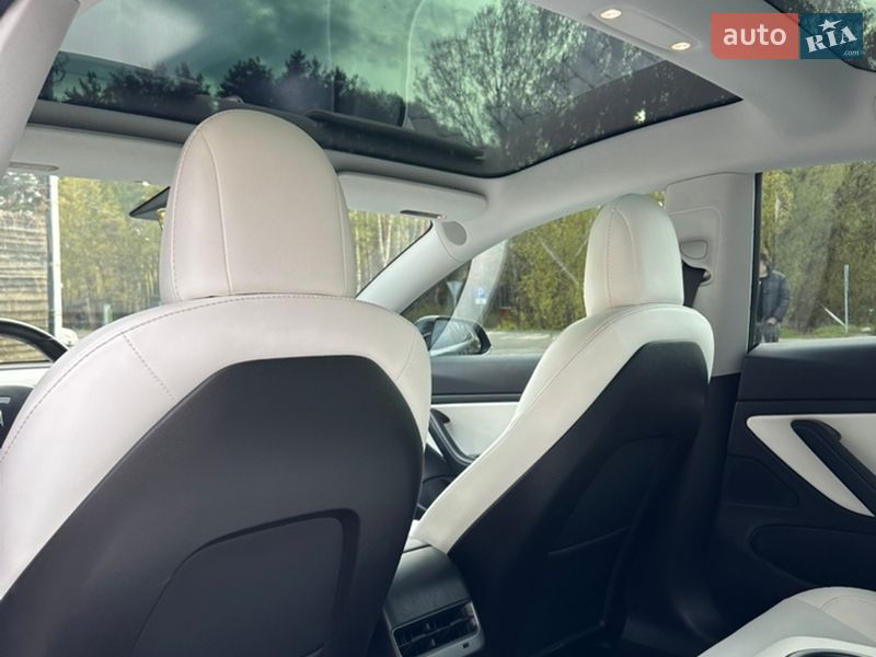 Седан Tesla Model 3 2019 в Києві