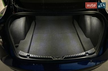 Седан Tesla Model 3 2018 в Львові