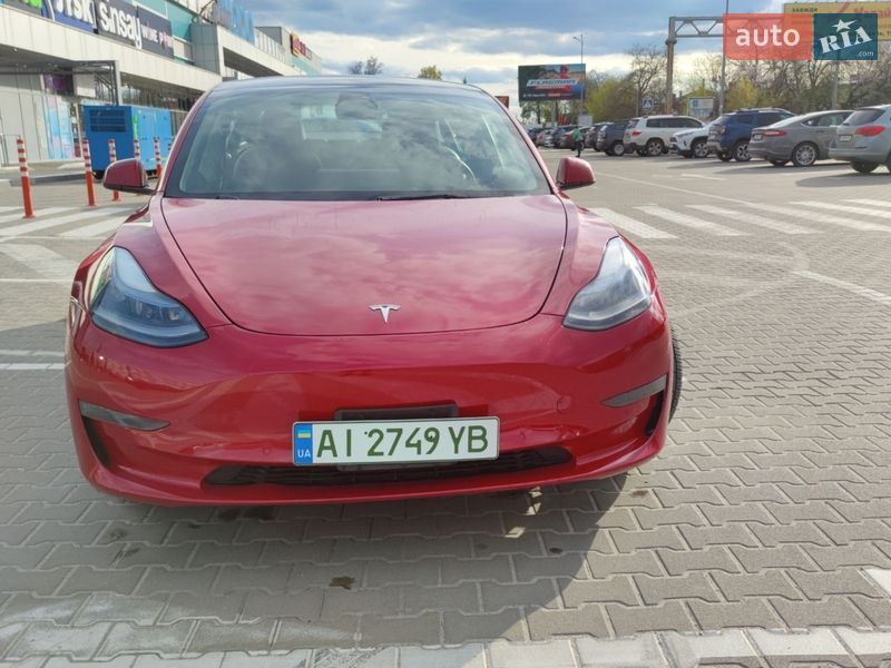 Седан Tesla Model 3 2022 в Киеве
