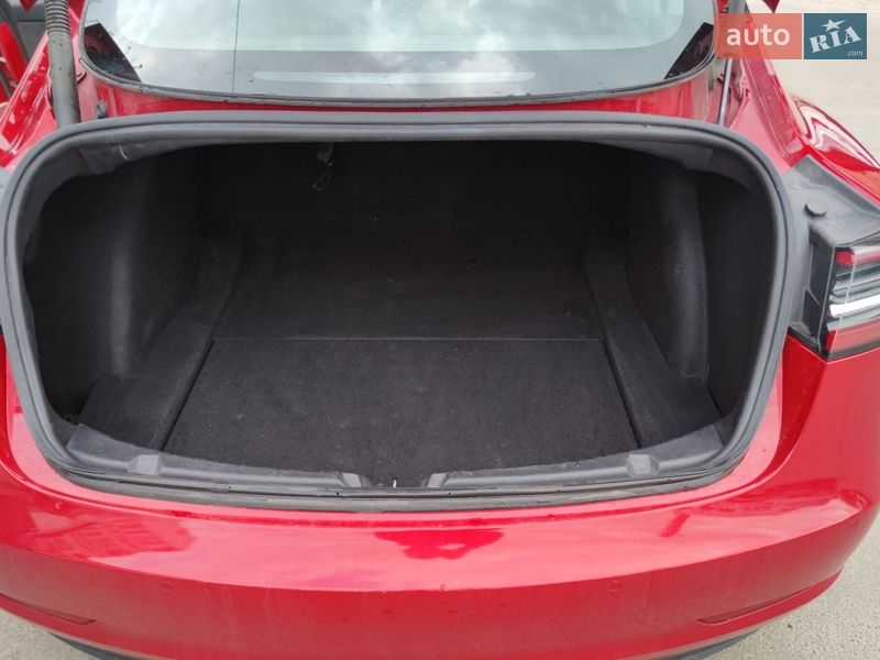 Седан Tesla Model 3 2022 в Киеве