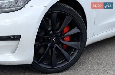 Седан Tesla Model 3 2019 в Кривому Розі