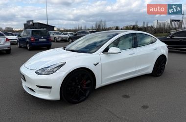 Седан Tesla Model 3 2019 в Кривому Розі