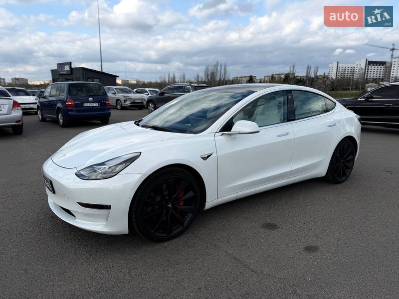 Седан Tesla Model 3 2019 в Кривому Розі