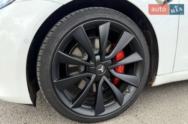 Седан Tesla Model 3 2019 в Кривому Розі
