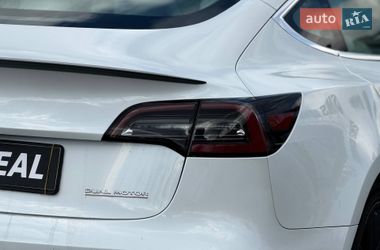 Седан Tesla Model 3 2019 в Кривому Розі