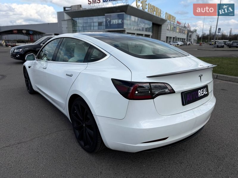 Седан Tesla Model 3 2019 в Кривому Розі