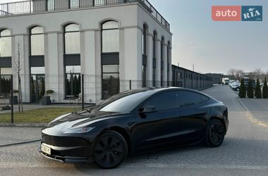 Седан Tesla Model 3 2024 в Львове