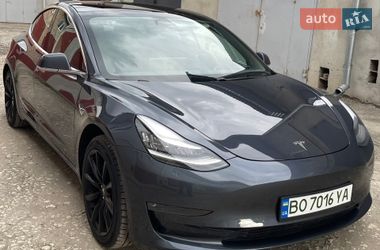 Седан Tesla Model 3 2020 в Тернополе