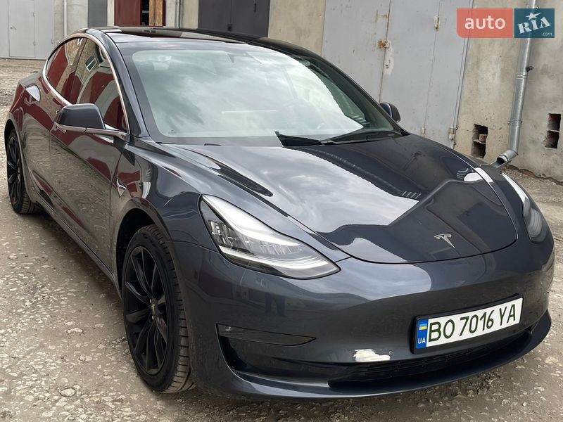 Tesla Model 3 2020