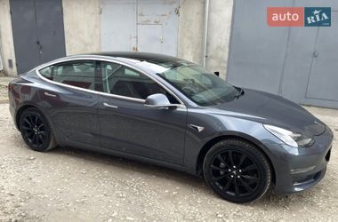Седан Tesla Model 3 2020 в Тернополе