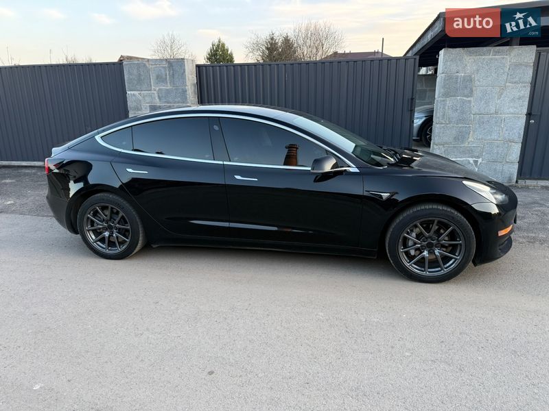 Седан Tesla Model 3 2019 в Старокостянтинові