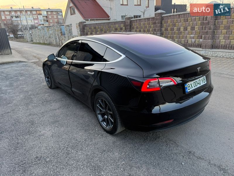 Седан Tesla Model 3 2019 в Старокостянтинові