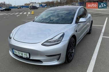 Седан Tesla Model 3 2018 в Киеве
