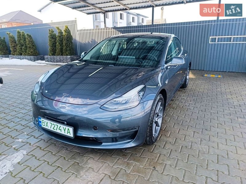 Tesla Model 3 2020