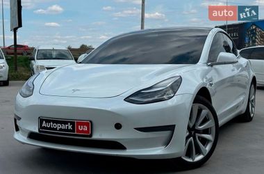 Седан Tesla Model 3 2019 в Львове