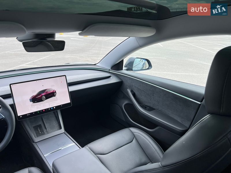 Седан Tesla Model 3 2024 в Киеве