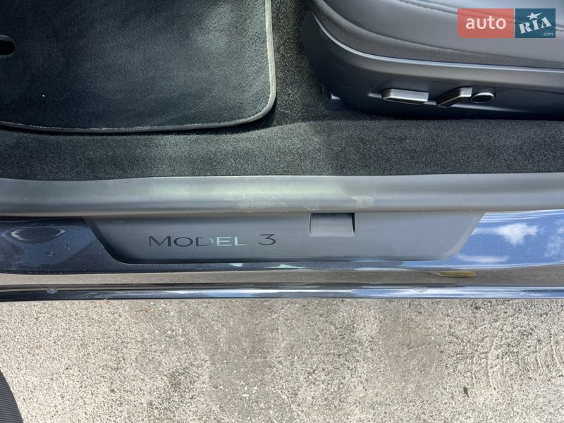 Седан Tesla Model 3 2024 в Киеве