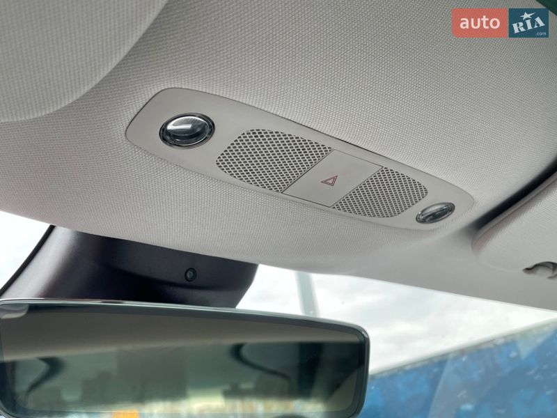 Седан Tesla Model 3 2019 в Киеве