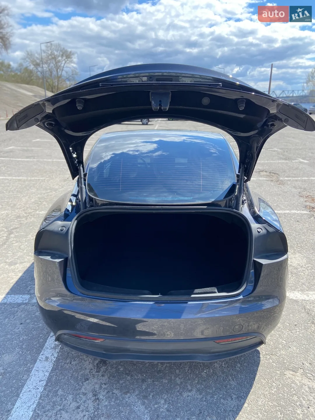 2025 Tesla Model 3 - мініатюра 8