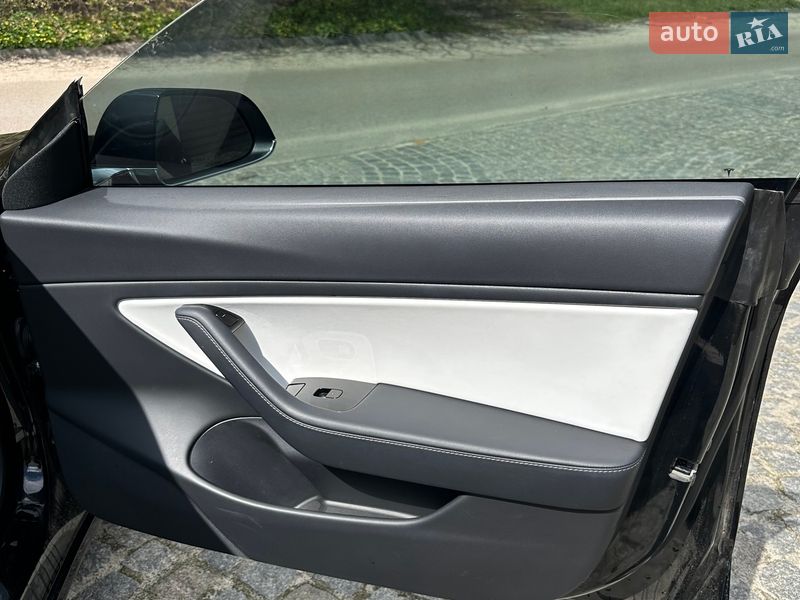 Седан Tesla Model 3 2020 в Харькове