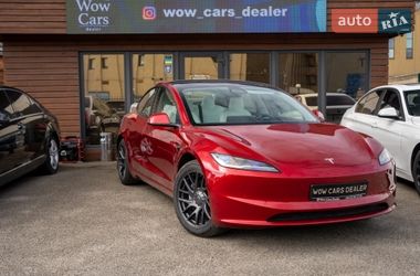 Седан Tesla Model 3 2024 в Києві