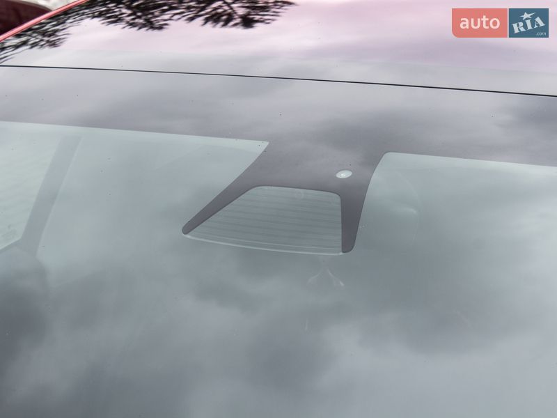 Седан Tesla Model 3 2018 в Львові