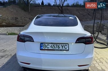 Седан Tesla Model 3 2022 в Львові