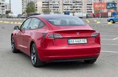 Седан Tesla Model 3 2022 в Киеве