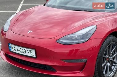 Седан Tesla Model 3 2022 в Киеве