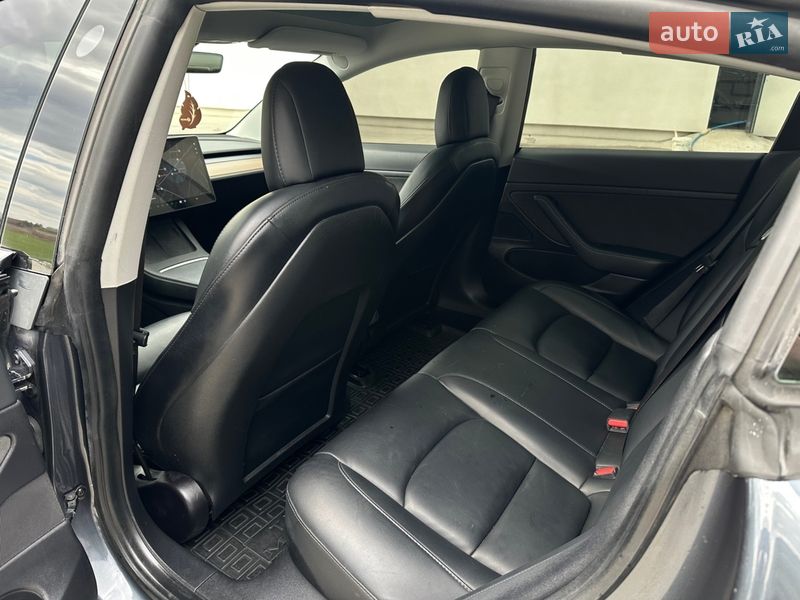 Седан Tesla Model 3 2021 в Луцке