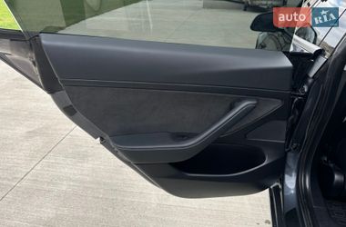 Седан Tesla Model 3 2021 в Луцке