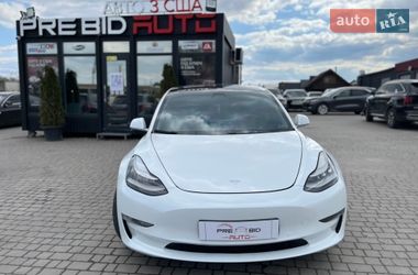 Седан Tesla Model 3 2019 в Львові