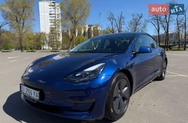 Седан Tesla Model 3 2021 в Киеве