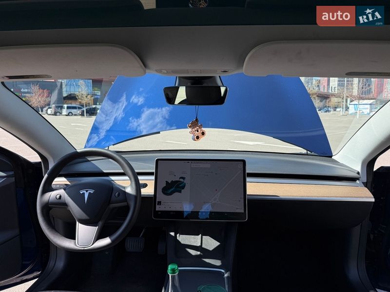 Седан Tesla Model 3 2021 в Киеве