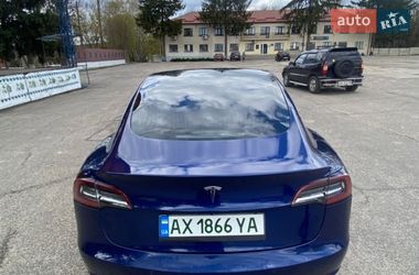 Седан Tesla Model 3 2017 в Валках