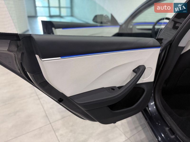 Седан Tesla Model 3 2025 в Одессе