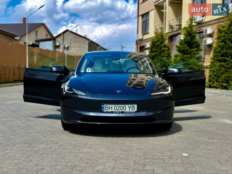 Седан Tesla Model 3 2025 в Одессе