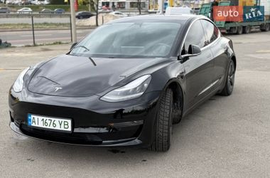 Седан Tesla Model 3 2020 в Києві