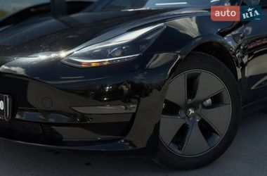 Седан Tesla Model 3 2022 в Ровно